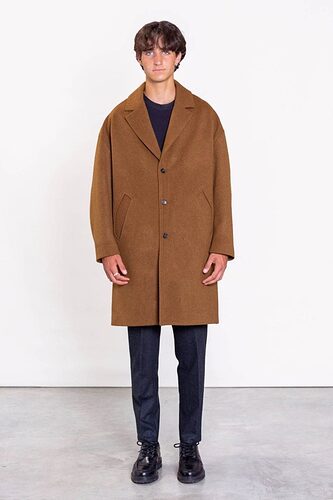 Coltesse_aw21_eshop_fente_manteau-mi_long-800x1200