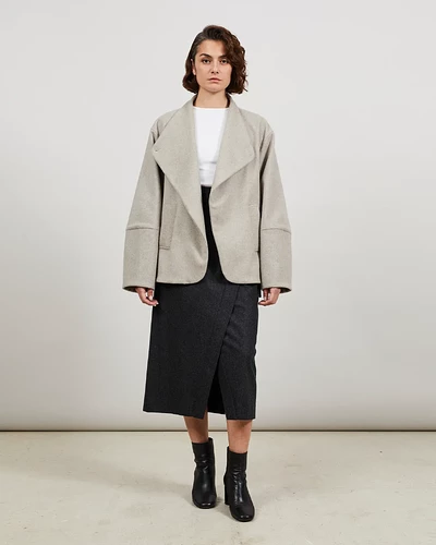ADN_PARIS_BOW_BEIGE_COAT_WOMAN_FRONT