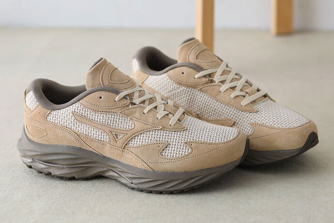 beams-x-mizuno-wave-rider-beta-01
