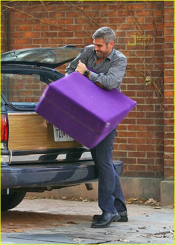george-clooney-burn-after-reading-04