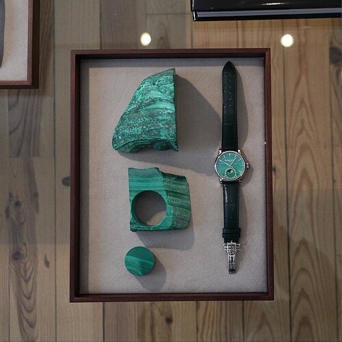 frederic constant Classic moonphase date malachite or blanc manufacture - 1