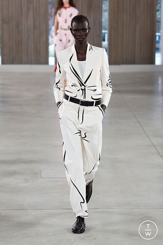 moschinoss260048-c0d99cda4fad9a043aef