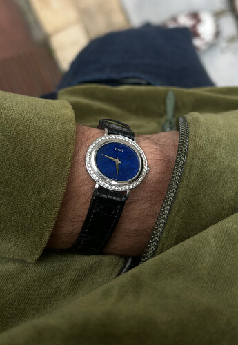piaget-gold-watch-ovale-lapis-lazuli-dialwhite-gold-diamond-9335