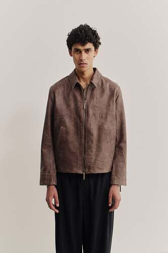 AKINDOFGUISE_SS25_NANDI_LEATHERJACKET_NOMAD_VINTAGE_BROWN_1683