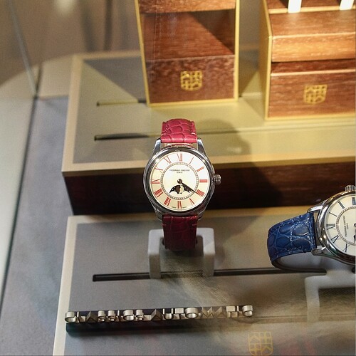 frederic constant Élégance Louna - cadran en nacre, diamants - 1