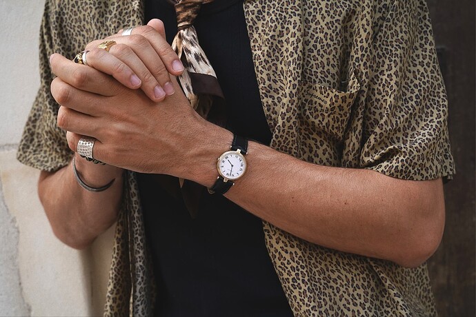 borali-warm-up-pants-black-chambray-outfit2-supreme-silk-shirt-leopard-cartier-vendome-trinity-montre-ankrage-perles-bracelet - 3