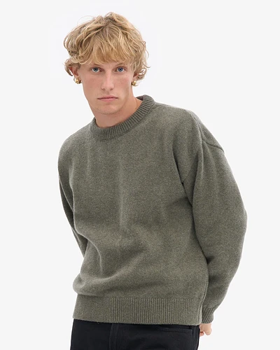 CS5088_Oversized-Merino-Wool-Crew_Dusty-Olive_Male_6