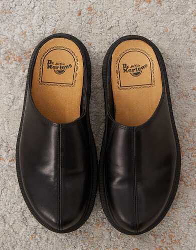dr-martens-dr-martens-unisex-san-mule-in-black