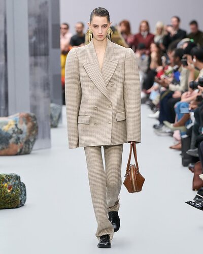 482915934_184921929405299_n