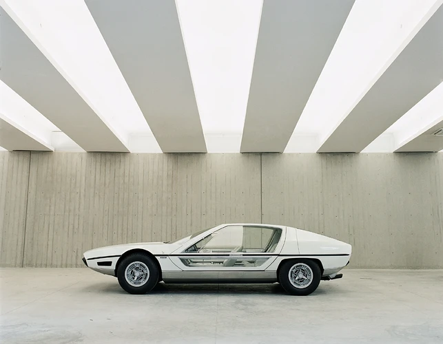 FastForward_ConceptCars_book_gestalten_04_2000x