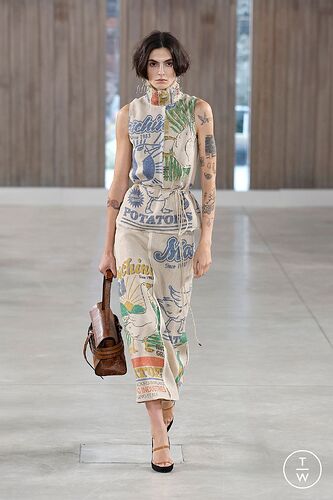 moschinoss260021-132ccfed1657171af69b