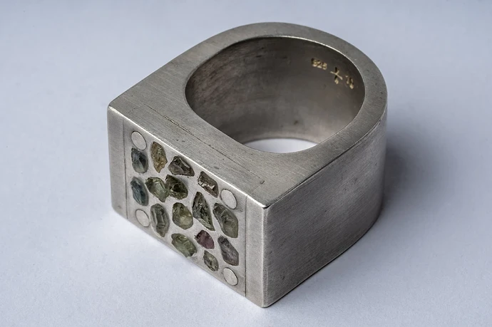 DSC09836-2_2360x1573_crop_center